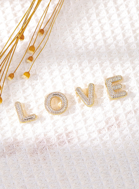 超级好看的字母项链配裙子甜酷辣妹风学生党女2024新款轻奢配饰