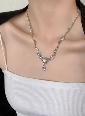 嘻哈辣妹项链甜酷时尚气质小众月光石女锁骨链设计百搭简约个性