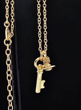时尚百搭土星钥匙吊坠项链女百搭小众设计高级感锁骨链简约高雅链