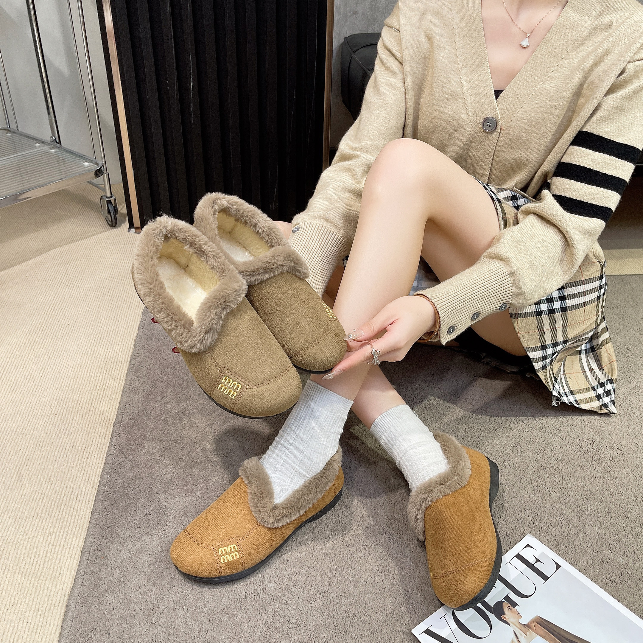 2025年冬季新款棉鞋女软底软面加绒保暖雪地妈妈鞋一脚蹬舒适布鞋,淘宝优惠券,粉丝福利购,淘宝优惠卷
