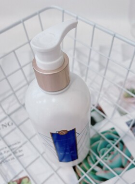 看日期！自带香氛的感觉好好闻~GF国产笃定百合护发素滋润300ml