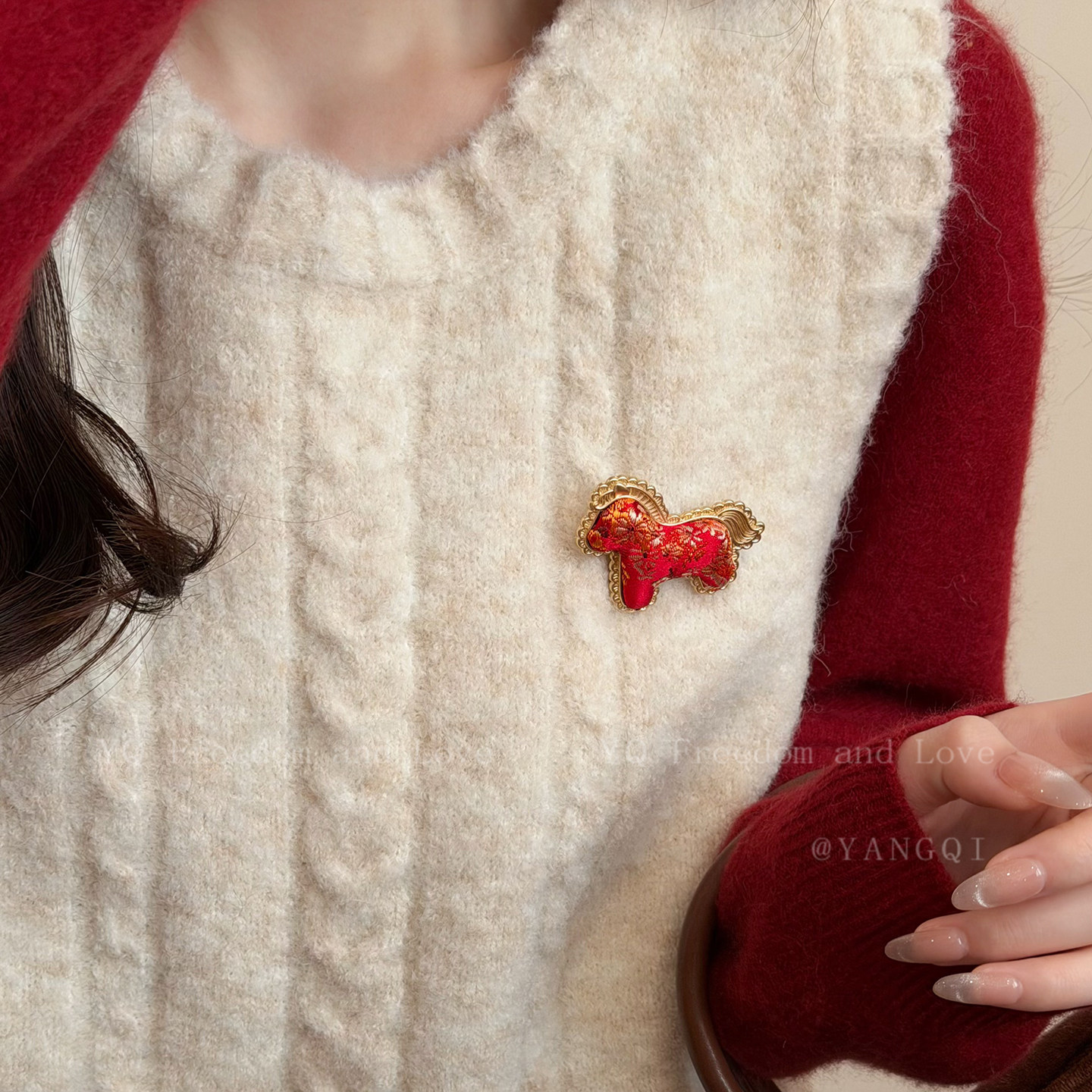 锦上添花~手工宋锦小马胸针女新中式国风旗袍装饰配饰高级感胸花,淘宝优惠券,粉丝福利购,淘宝优惠卷