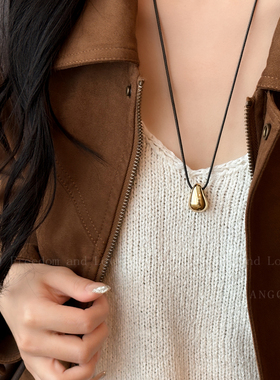 博主同款金属水滴吊坠黑绳项链女简约冷淡风长款毛衣链高级感配饰