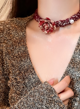 法式山茶花毛绒项链女小香风choker纯欲颈链项圈高级感锁骨链颈带