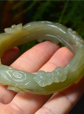 天然冰底矿料和田玉精雕梅花