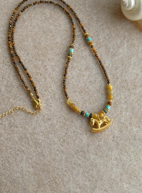 沙金虎眼石小马串珠吊坠项链高级感毛衣链长款小众设计2026年新款