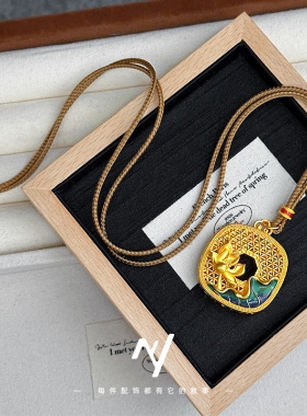 2025新款古法沙金珐琅彩荷塘月色吊坠女镂空编织花丝荷花编绳项链