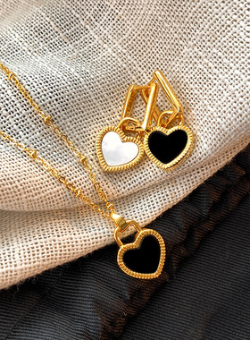 天然白贝母黑玛瑙双面爱心吊坠项链女轻奢小众高级感金色锁骨颈链