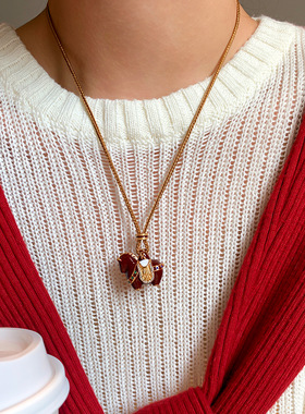 新中式红色滴釉小马编绳项链女2026新款马年轻奢小众高级感毛衣链