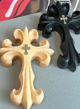 十足高级感实木雕刻十字架摆件