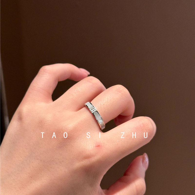Titanium steel colorless white fritillary ring niche design high-end diamond inlay exquisite fashionable elegant plain ring ring versatile