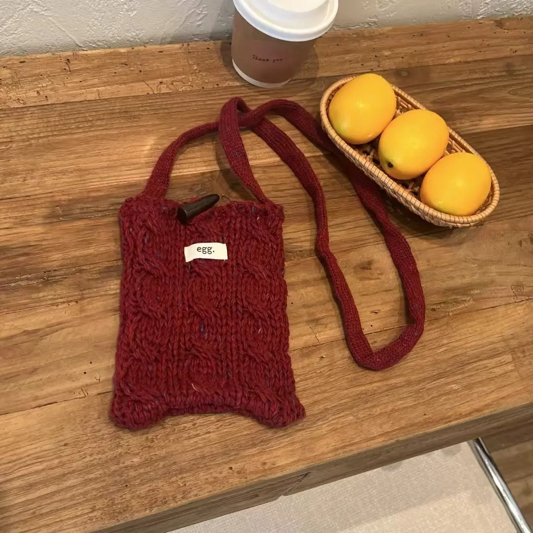 egg斜挎包小包女百搭2025春夏新款小众牛角扣粗针织单肩包手机包,淘宝优惠券,粉丝福利购,淘宝优惠卷