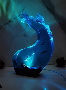 手工制作海底世界海浪造型鲸鲨潜水员树脂实木小夜灯氛围灯摆件
