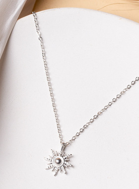 太阳神项链批发跨境饰品女金吊坠小众高级感毛衣链配饰轻奢锁骨链