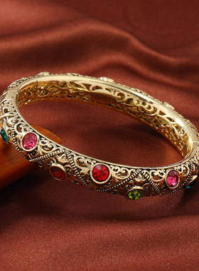 2025新款宫廷风古法镂空水钻手镯女简约鎏金旗袍镯子国风送礼首饰