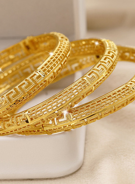 迪拜原创设计黄金色沙金万字大手镯子合金镂空设计东南亚女士手环
