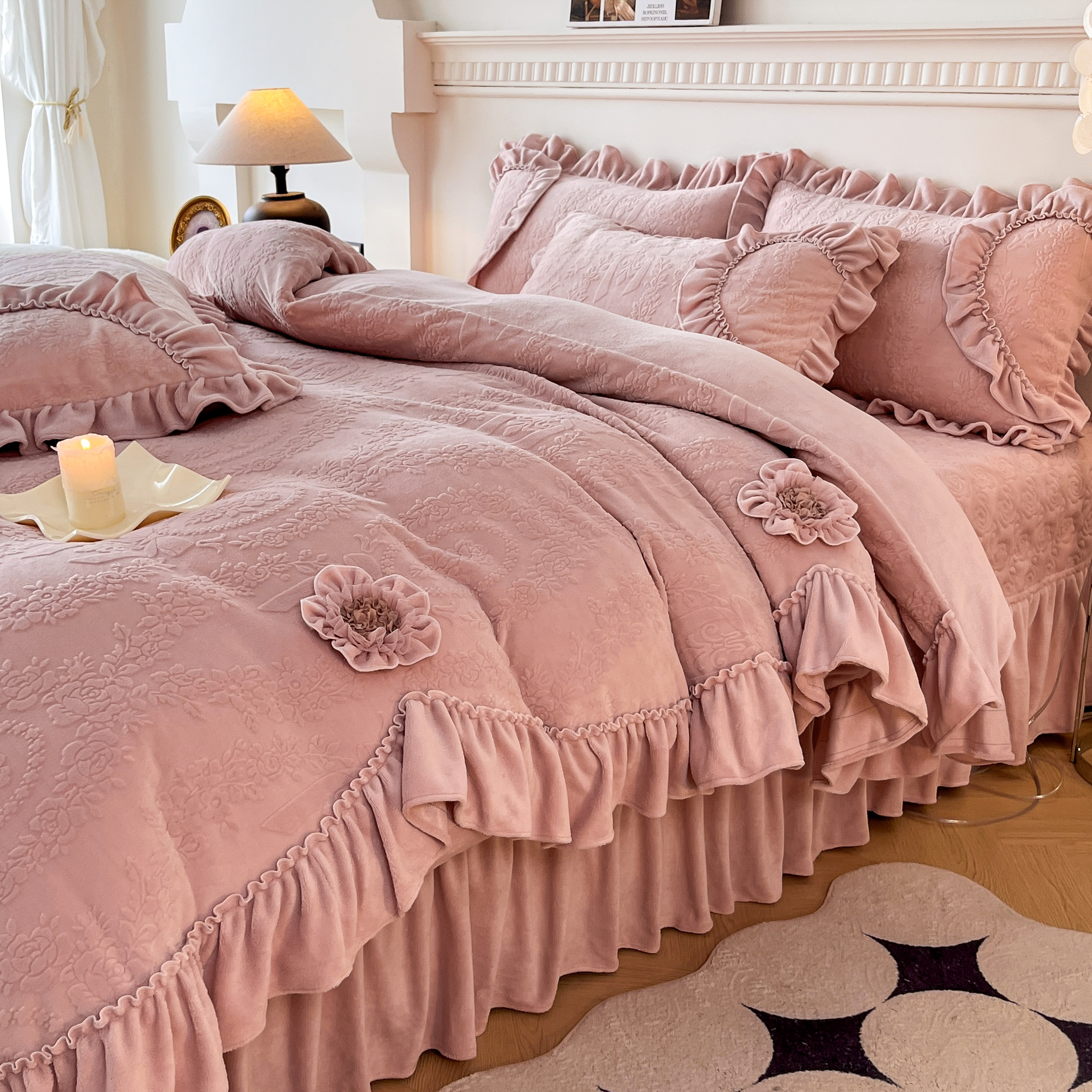 冬季雕花牛奶绒四件套加厚保暖床裙款床盖款法式双面珊瑚绒被套罩