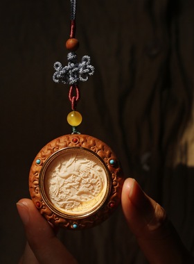 禅木匠老山檀丹凤朝阳可转动吊坠