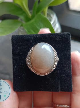 原创冰种白色珊瑚玉鸽子蛋吊坠