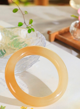 翡翠手镯新疆和田玉糖白玉手镯色泽高贵典雅镯型古朴典雅诗情画意