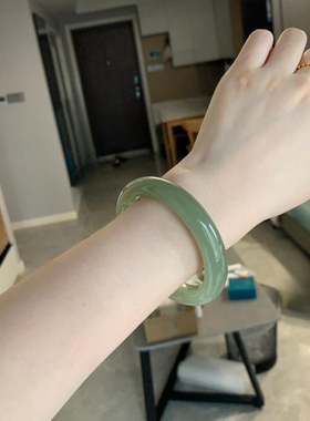 新疆和田玉湖水绿手镯女款晴水扁条阿富汗青白玉茶色天然少女玉镯