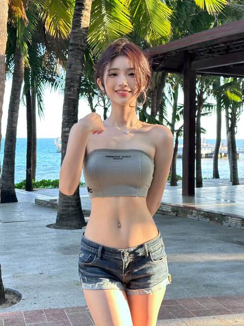 ກາງເກງຂາສັ້ນສັ້ນປົກກະຕິ Denim Spring Summer