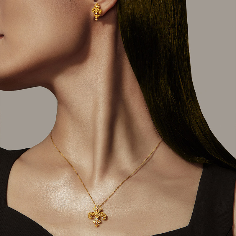 【商场同款】莱绅通灵珠宝传世金1855鸢尾花足金黄金耳钉耳环耳饰,淘宝优惠券,粉丝福利购,淘宝优惠卷