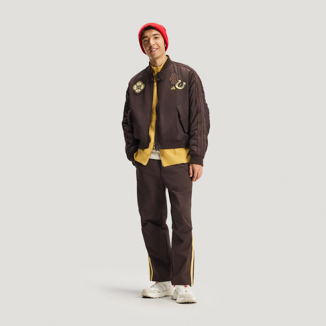 Adidas Adidas ປີໃຫມ່ Bomber Jacket 26 ພາກຮຽນ spring ຜູ້ຊາຍປີມ້າ Fu Ho ເສື້ອຜ້າຝ້າຍ KQ5092