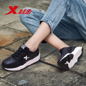 特步冬季皮面跑步鞋