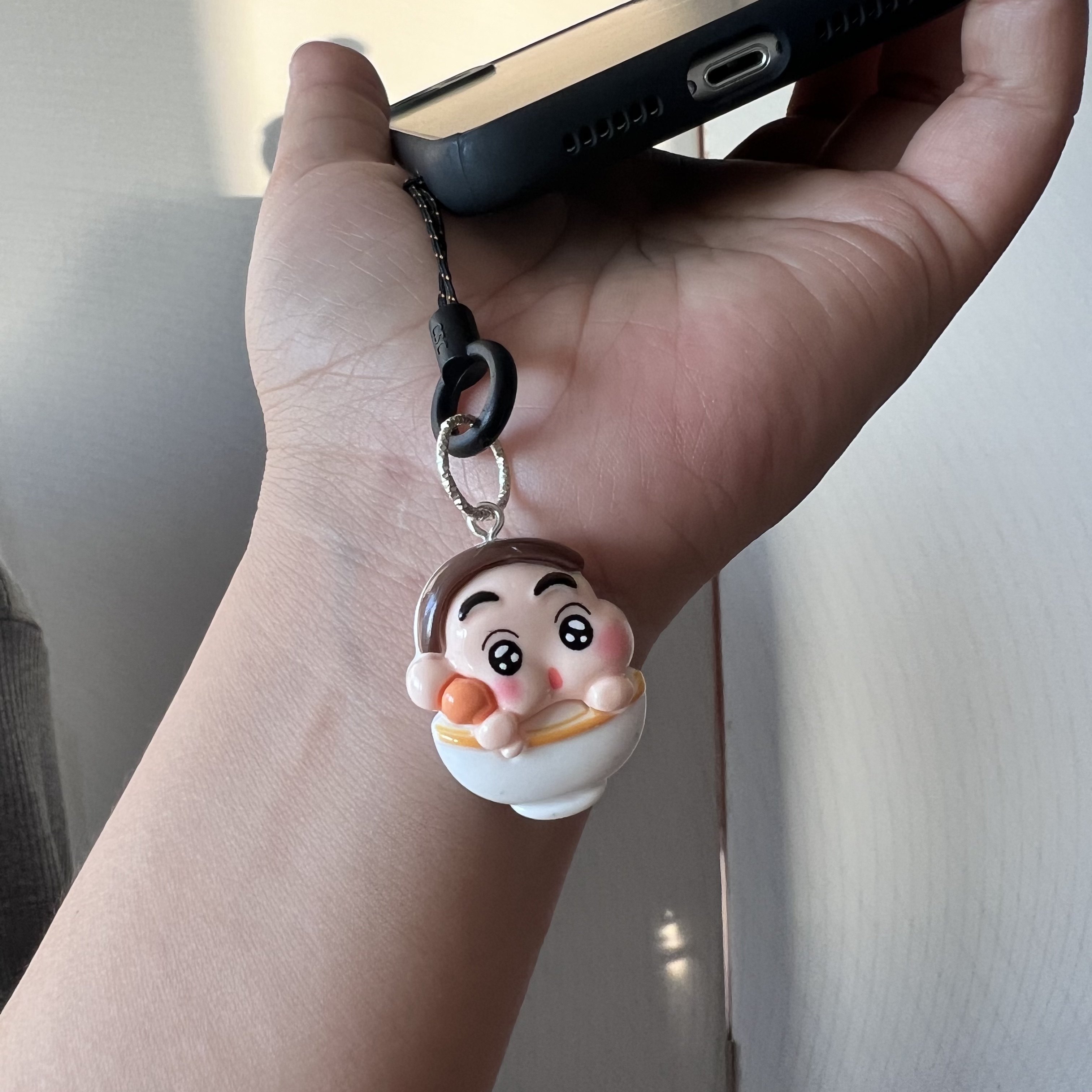 个性创意蜡笔小新可爱小狗手机壳垫片挂件指环扣吊坠耳机包包挂饰,淘宝优惠券,粉丝福利购,淘宝优惠卷