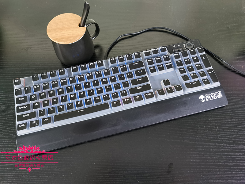 适用达尔优牧马人机械键盘EK812/EK822/EK815防水保护膜终结者S600机械师3代104键台式电脑防尘垫按键防护膜 - 图0