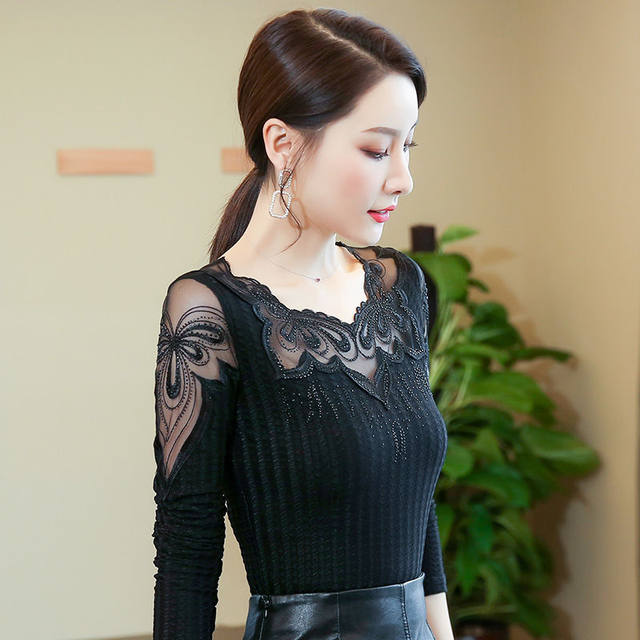 Women's thin long sleeve lace bottoming shirt