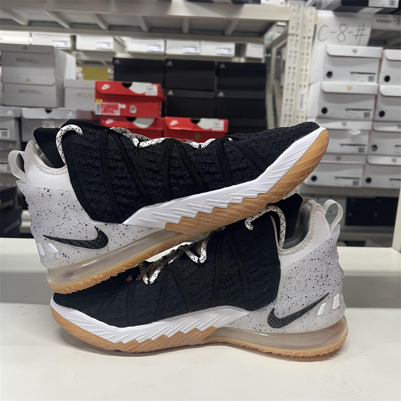 Nike/耐克 LEBRON XVII 男子詹姆斯18实战篮球鞋CQ9284-007 瑕疵 - 图0