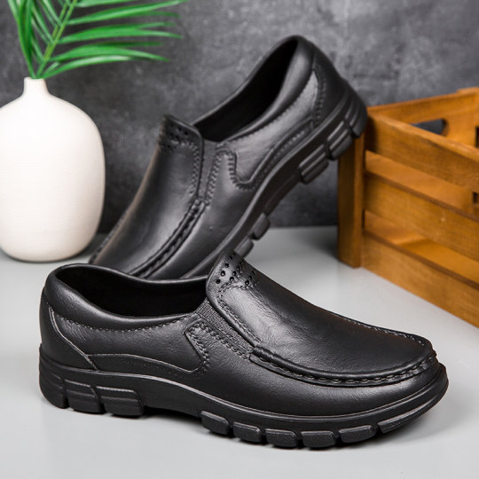 Chef's shoes men's winter kitchen special waterproof anti-slip oil-proof leather shoes work soft sole one-leg black labor protection shoes
