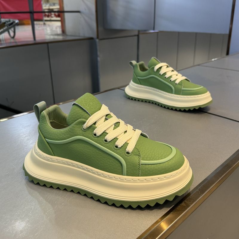 欧洲站男鞋2025冬季新款潮牌高级感运动青少年休闲厚底内增高板鞋 - 图1