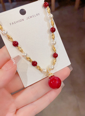 秋冬新款时尚复古串珠红色珍珠吊坠项链个性轻奢温柔百搭锁骨链女