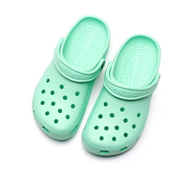 Extra large size garden summer breathable clogs for men and women