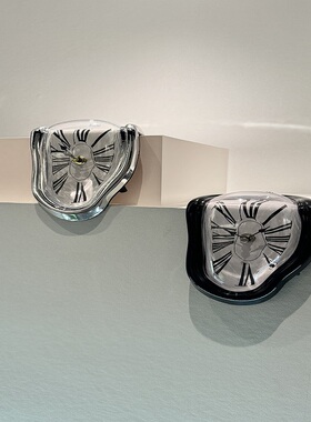 ins风扭曲融化时钟氛围感绝绝子