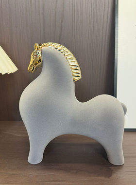 2026马年中国红马到成功摆件植绒