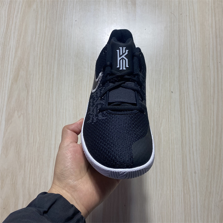 耐克NIKE KYRIE FLYTRAP 欧文黑白简版气垫篮球鞋 AO4438-001-600 - 图0