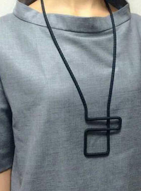 欧美百搭黑色绳子几何配饰毛衣链