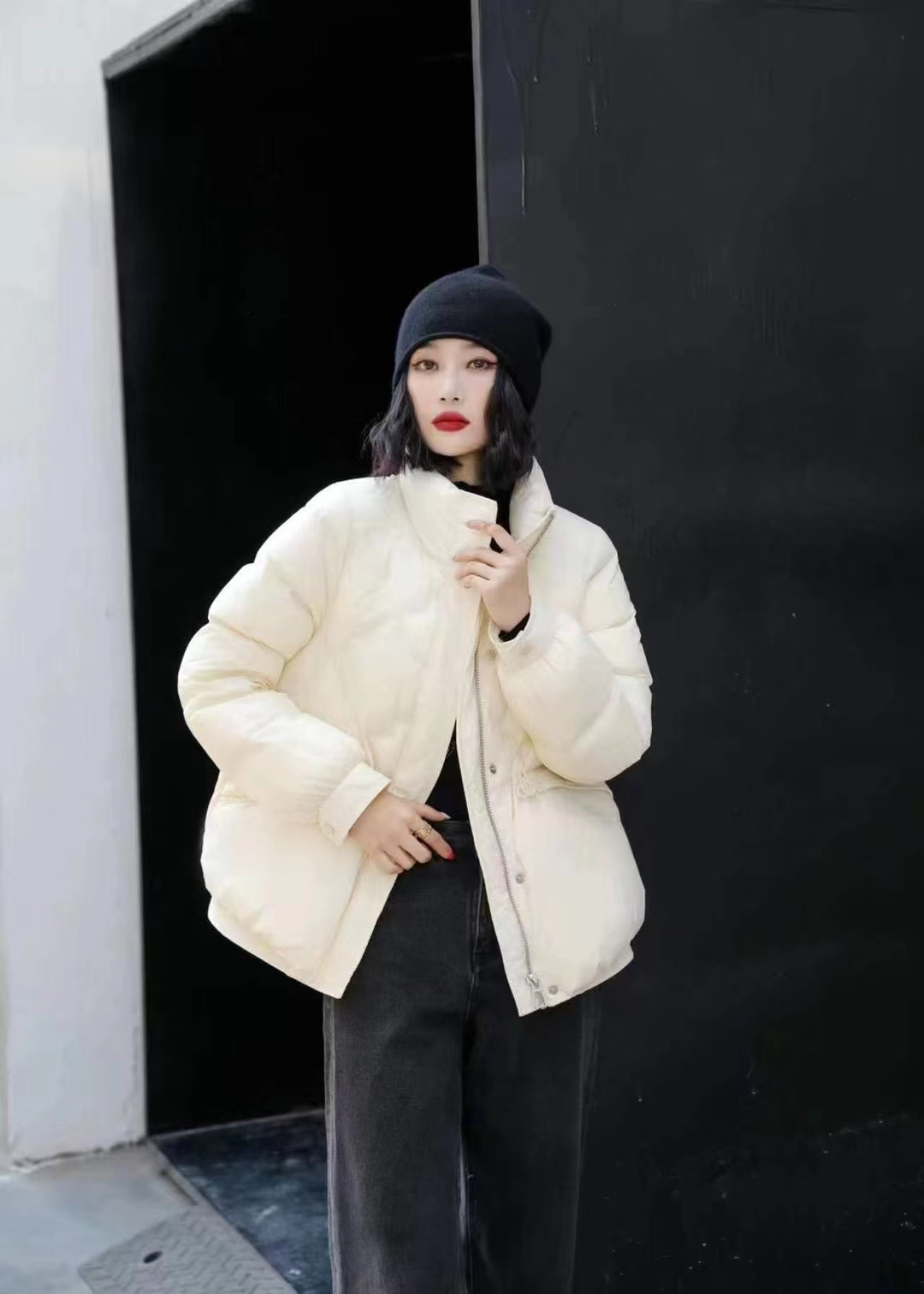 2022冬新款短款轻薄羽绒服女韩版时尚洋气立领欧货白鸭绒保暖外套-图1