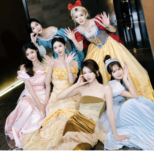 出租迪士尼贝儿灰姑娘裙成人礼cosplay礼服表演晨袍在逃公主裙 - 图1