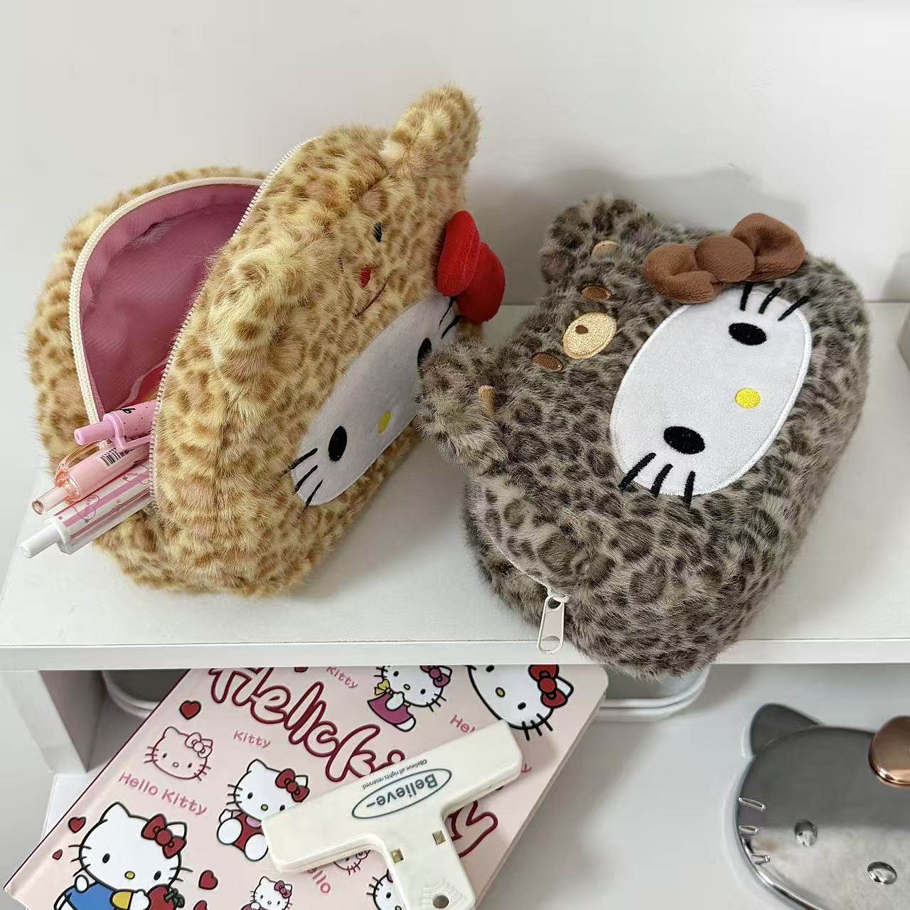 甜酷ins豹纹Kitty笔袋毛绒高颜值化妆包文具盒学生大容量收纳袋,淘宝优惠券,粉丝福利购,淘宝优惠卷