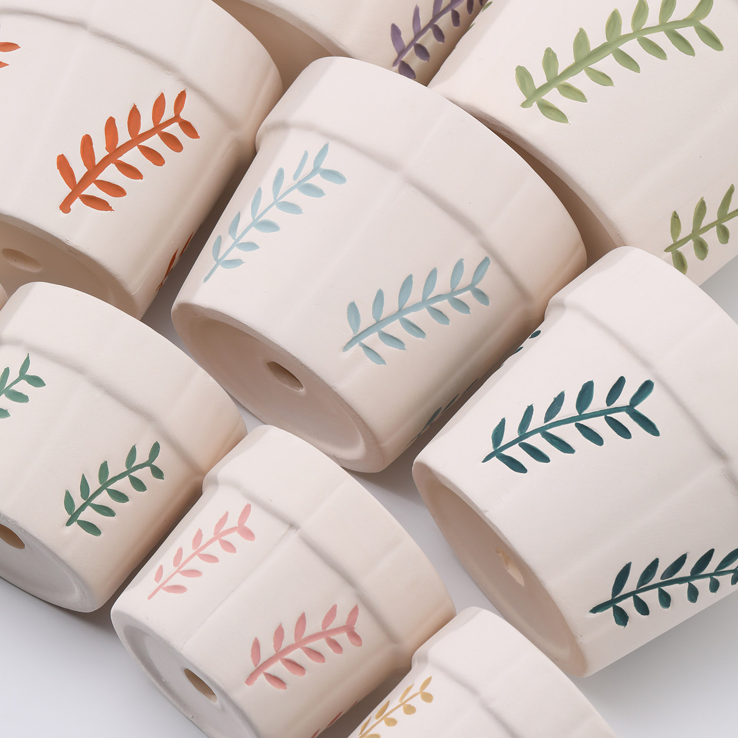 凹雕树叶纹素烧陶瓷花盆手工彩绘圆形粗陶透气陶土自吸水绿植盆栽,淘宝优惠券,粉丝福利购,淘宝优惠卷