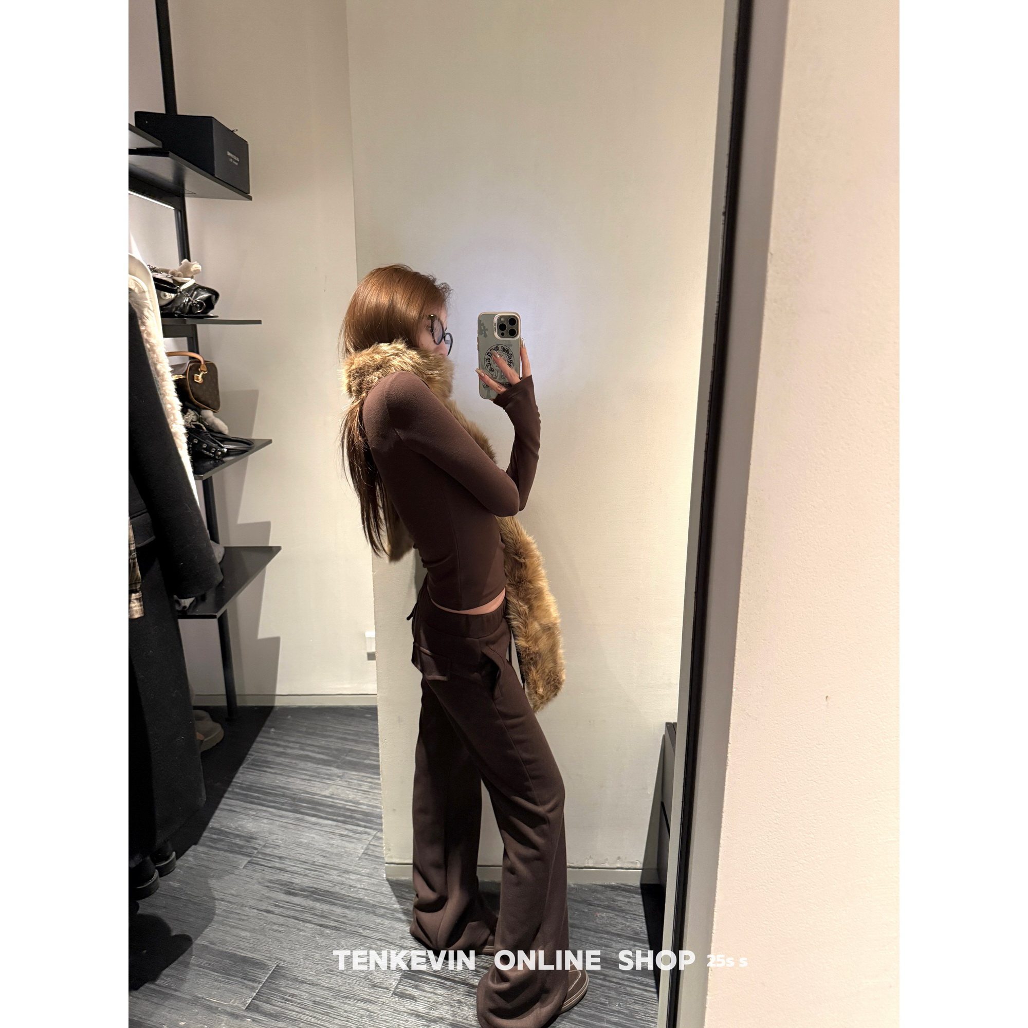 十一石 U领加绒修身打底衫低腰显瘦阔腿直筒休闲裤女休闲两件套II,淘宝优惠券,粉丝福利购,淘宝优惠卷