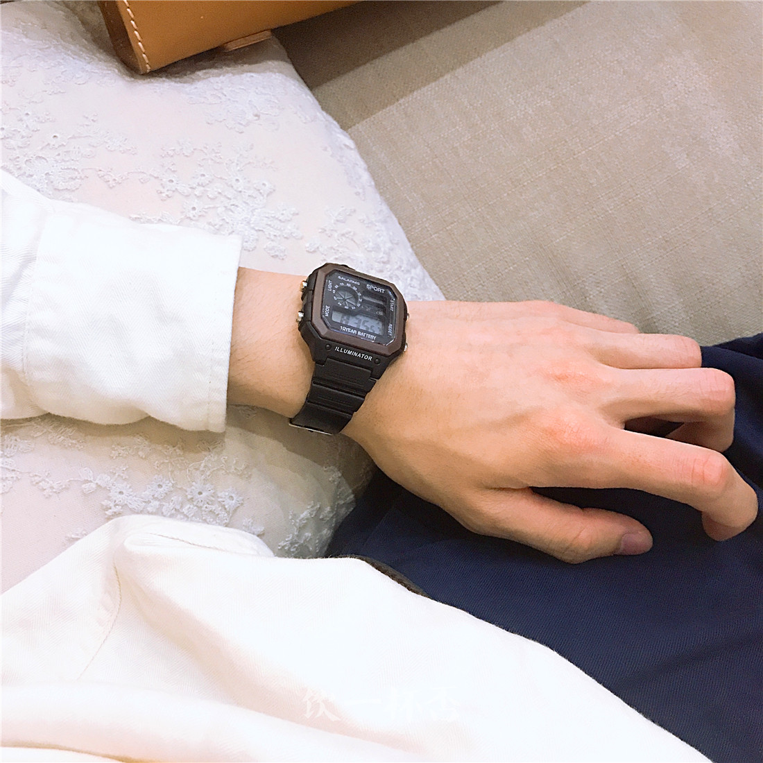 蒸汽波vaporwave 1970s复古电子表 饮一杯否国产腕表