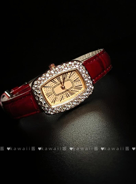 Vintage优雅椭圆形红色手表