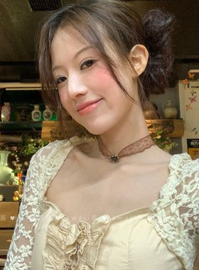 复古纯欲咖色蕾丝爱心choker