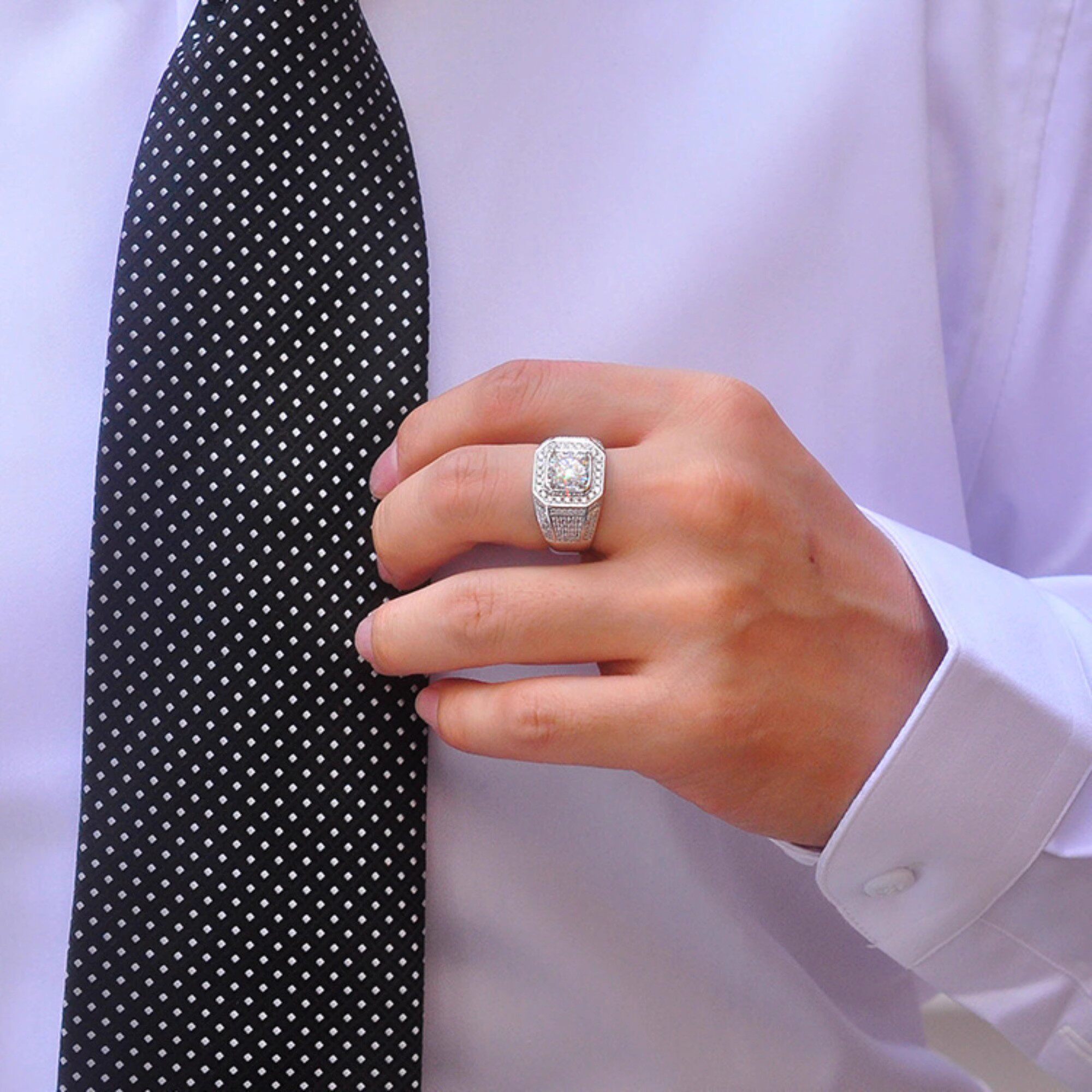 Zirconia studded men's classic baby's breath ring